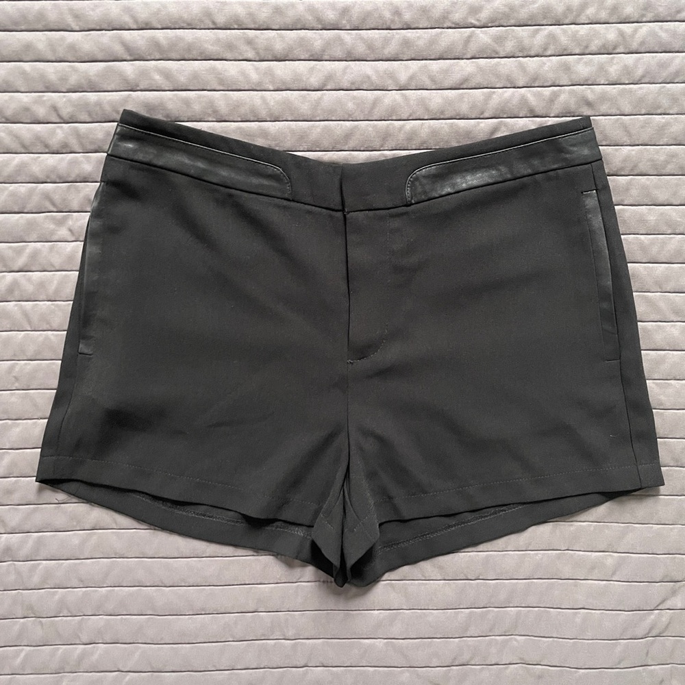 black trouser shorts with pockets